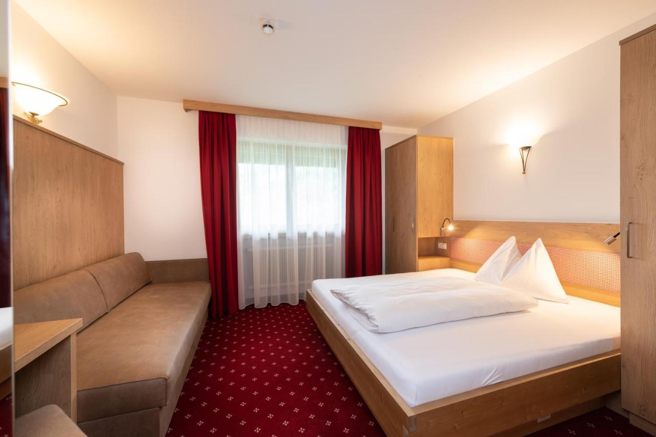 Hotel Gasthof Kroell - Inkl Nationalpark-Karte, 1 X Grossglockner Hochalpenstrasse Kostenlos, 1X Gerlos Alpenstrasse Kostenlos, Krimmler Wasserfaelle Kostenlos, Verschiedene Bergbahnen Kostenlos, Badesee Kostenlos, Bus & Zug Kostenlos, Genusskueche, Нидернзилль Экстерьер фото