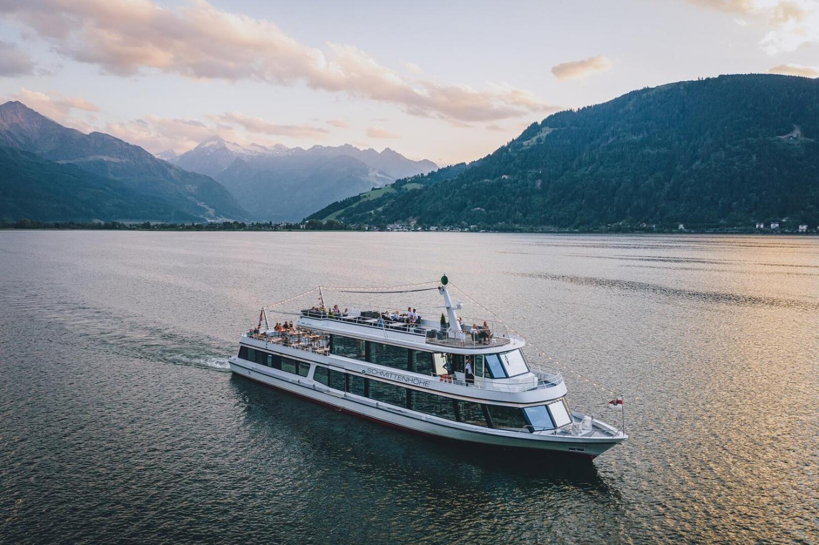 Hotel Gasthof Kroell - Inkl Nationalpark-Karte, 1 X Grossglockner Hochalpenstrasse Kostenlos, 1X Gerlos Alpenstrasse Kostenlos, Krimmler Wasserfaelle Kostenlos, Verschiedene Bergbahnen Kostenlos, Badesee Kostenlos, Bus & Zug Kostenlos, Genusskueche, Нидернзилль Экстерьер фото