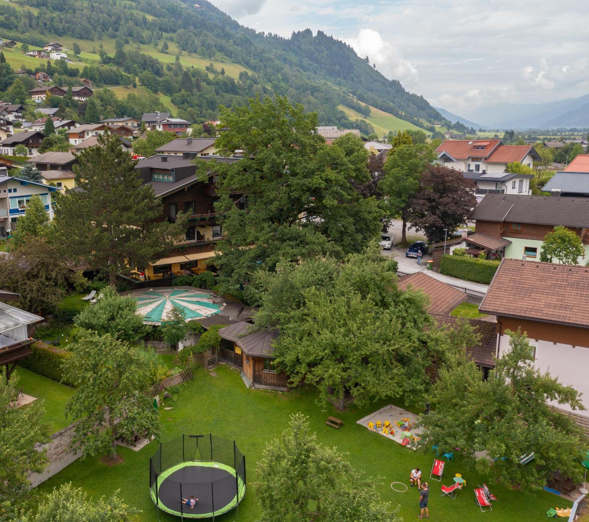 Hotel Gasthof Kroell - Inkl Nationalpark-Karte, 1 X Grossglockner Hochalpenstrasse Kostenlos, 1X Gerlos Alpenstrasse Kostenlos, Krimmler Wasserfaelle Kostenlos, Verschiedene Bergbahnen Kostenlos, Badesee Kostenlos, Bus & Zug Kostenlos, Genusskueche, Нидернзилль Экстерьер фото